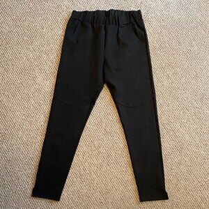ORTTU Black Joggers in Size M